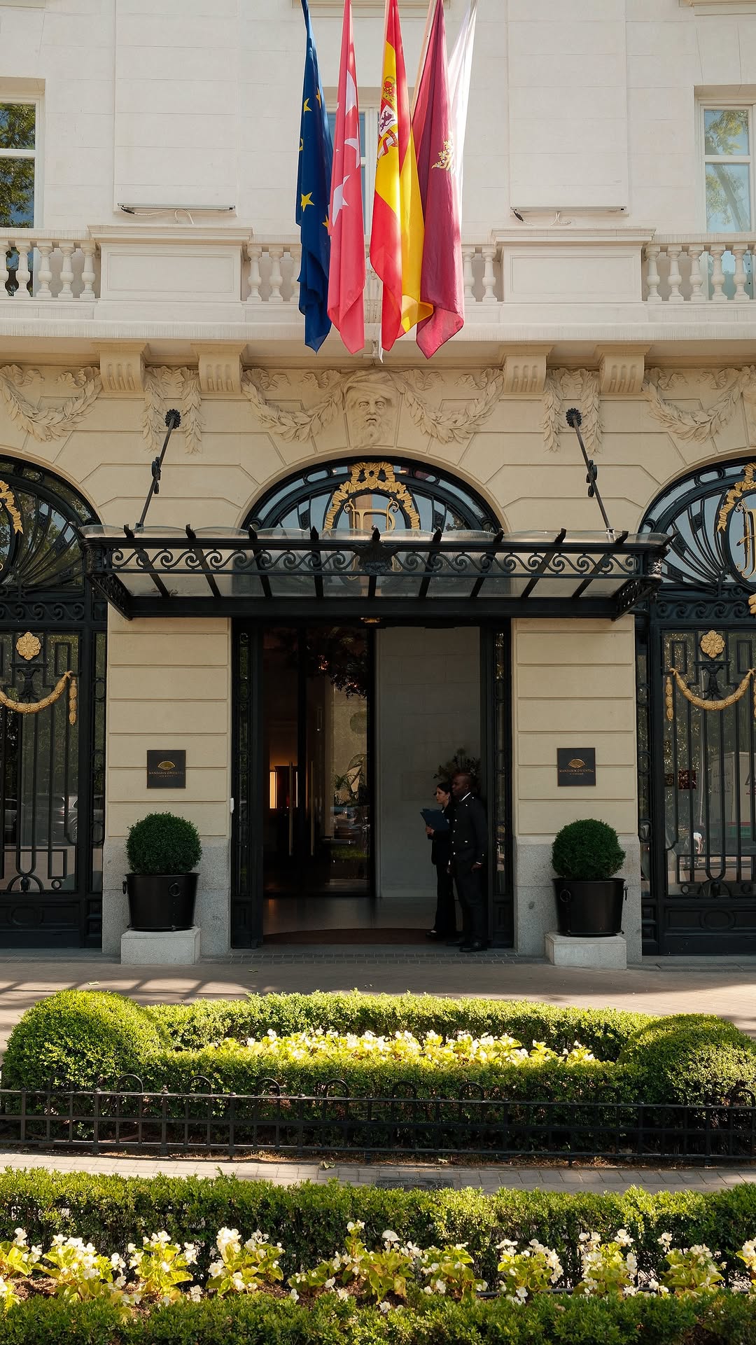 En el corazón de Madrid, #MandarinOrientalRitz es un lugar donde la historia convive con el presente - donde la gastrono