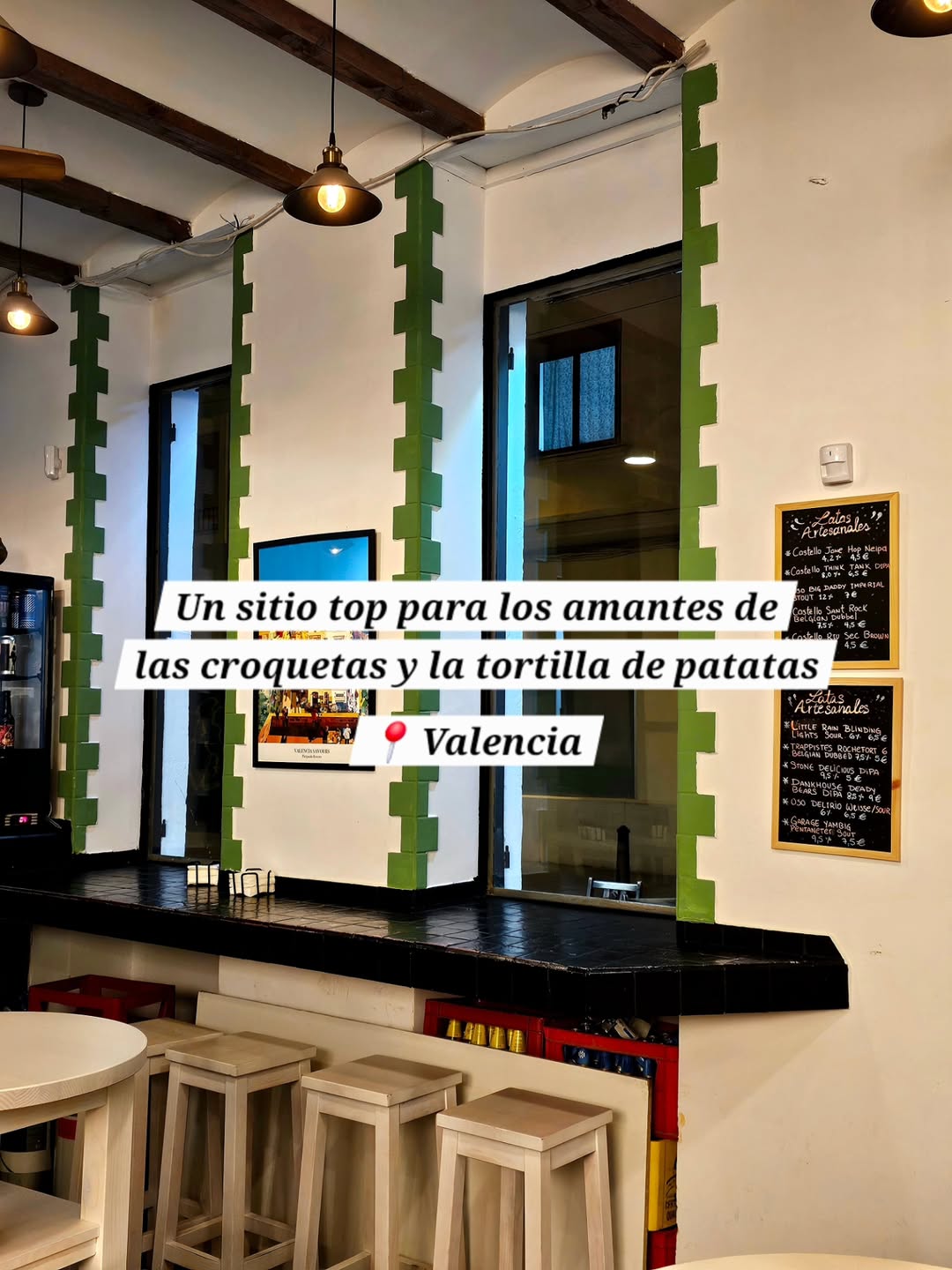 Hay decisiones difíciles en la vida… como escoger entre tortilla o croquetas 🤯

Por suerte, en este sitio de Valencia no