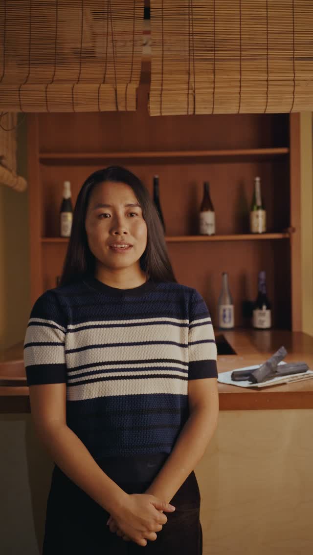 ⠀⠀⠀⠀⠀⠀⠀⠀⠀
El carbón que se utiliza en Akaneya para cocinar la mejor carne tiene una densidad excepcional. Si desplegáram