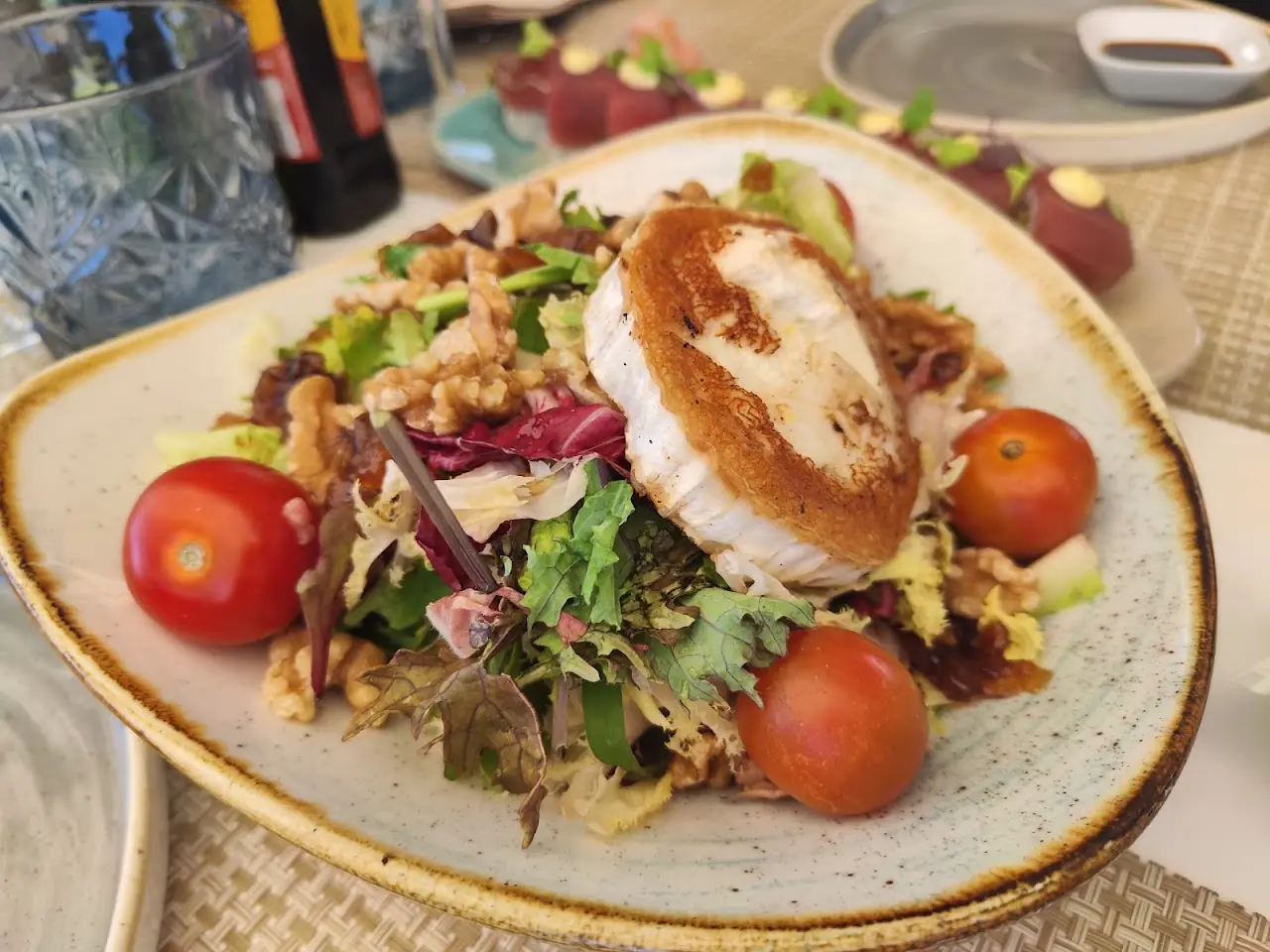 Goat's cheese salad with cherry tomatoes at Pipper's