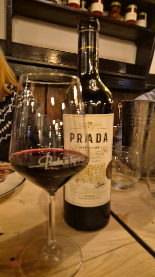 🎂 ¡Un cumpleaños "delicioso" en Prada A Tope! @pradaatopemadrid

 🎉 Celebramos un año más de @alexpagui y J. Ot. en este
