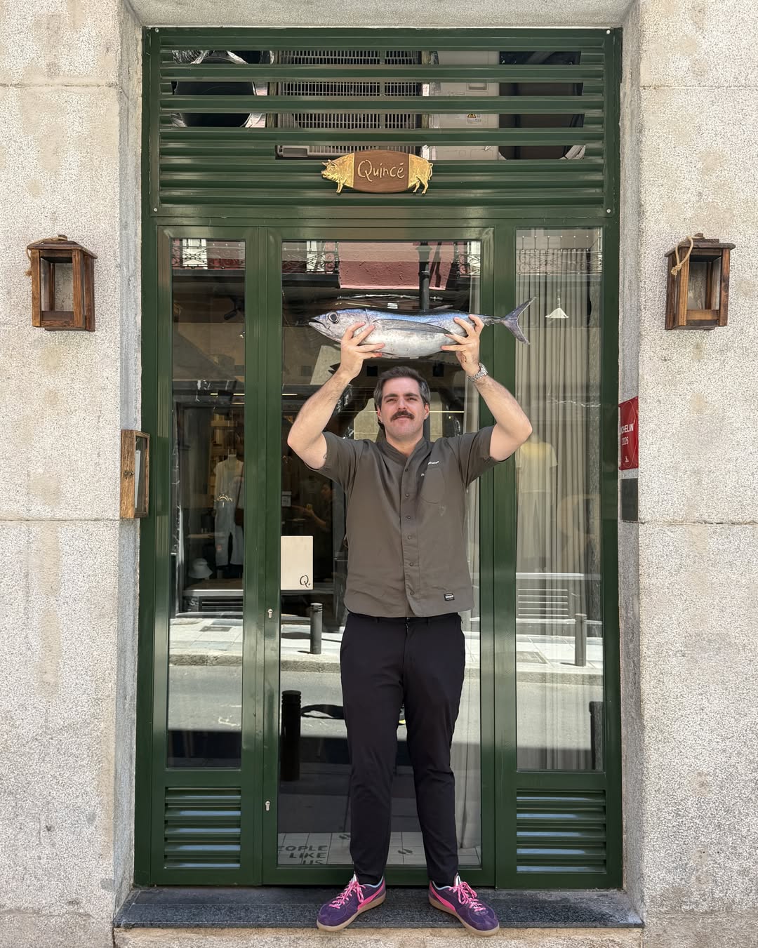 New fish, new look, new shoes.
Pablo está listo para recibiros manana 🐽🐽🐽