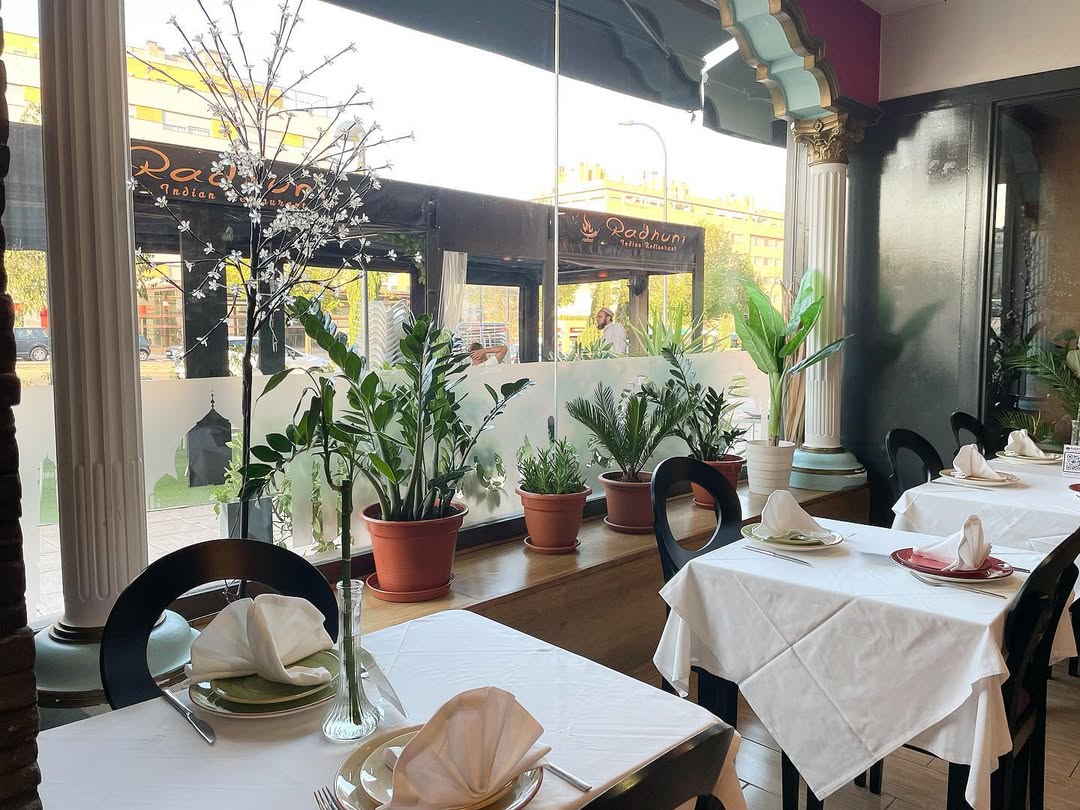 Todo listo en #radhunimadrid para vuestra comida del último #domingo de #julio ¿Te apuntas? #indiangastronomy #madrid #l