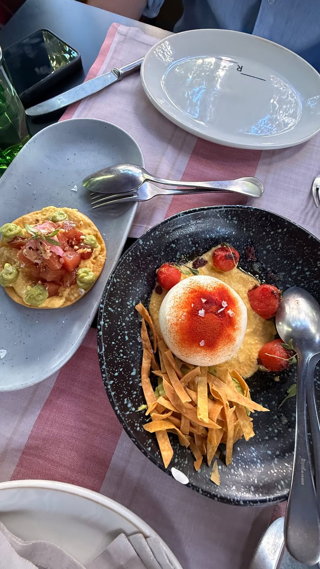 de volta em Madrid, de volta com restaurantes 🙂↕️
o @raimundamadrid é uma boa opção se você quer um lugar aberto, boni