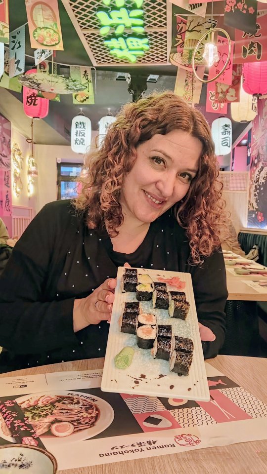 ᴍáꜱ ɪɴꜰᴏ 👇
Auténtico ramen 🍜 y sushi 🍣 espectacular es tan sólo una parte de todo lo que podrás encontrar en Ramen Yok