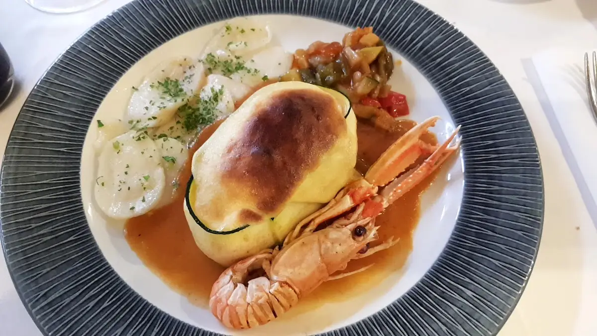 A plated fish dish at Es 4 Vents