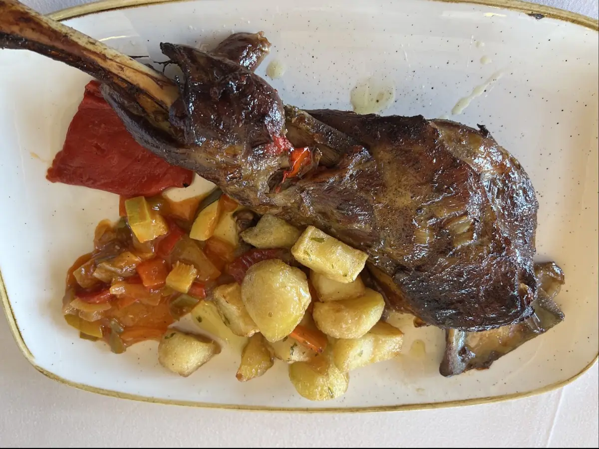 Roast lamb at Es 4 Vents