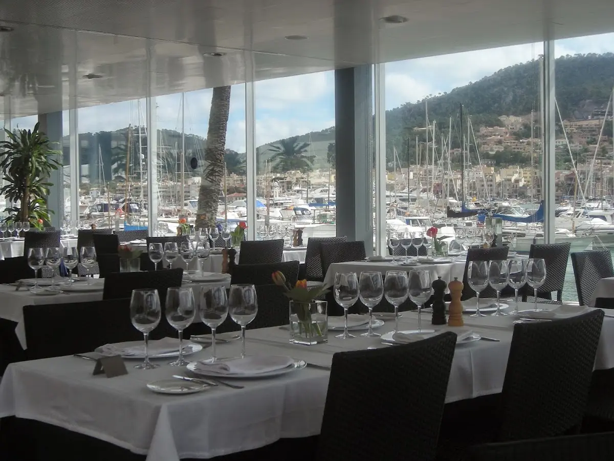 The marina-view dining room at Barlovento