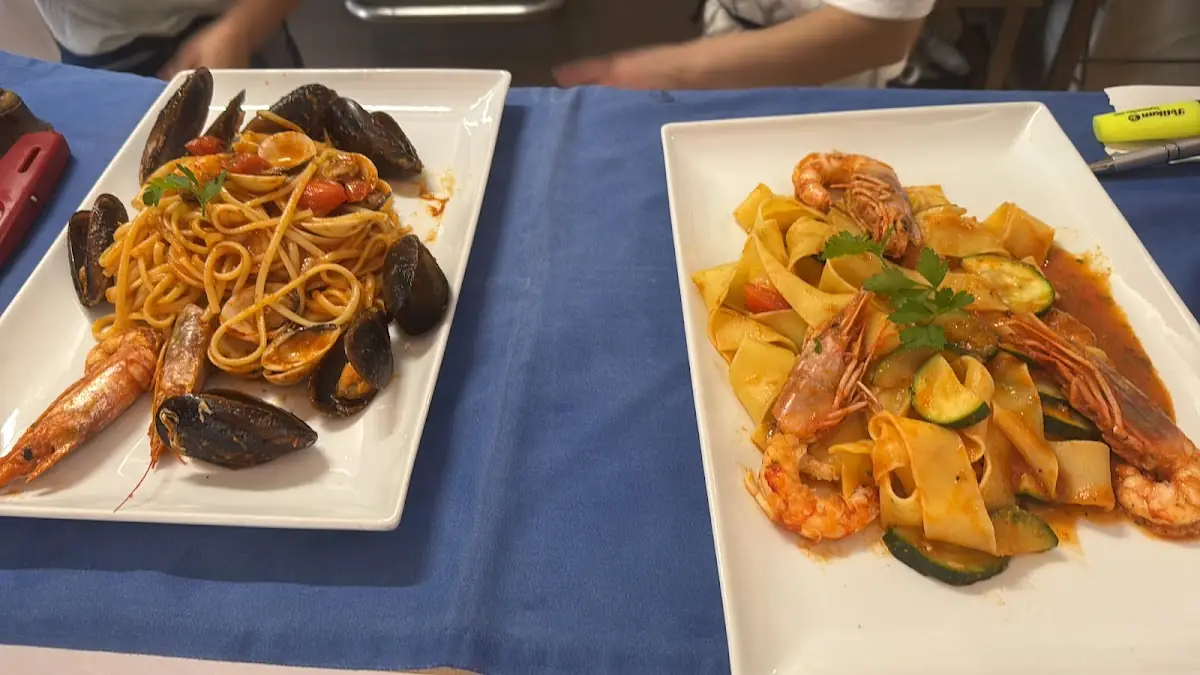 A seafood pasta with prawns at Cantonet