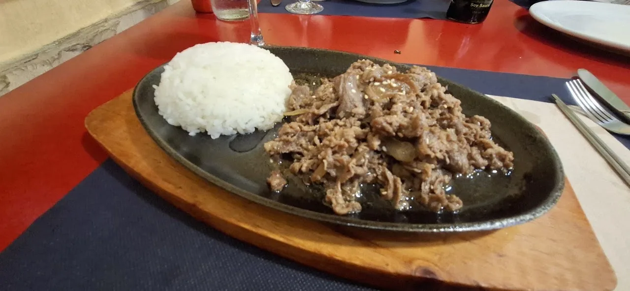 Sizzling bulgogi beef with a side of rice