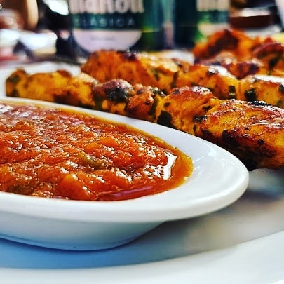 🍢 Brochetas 🍢 de pollo con "charmila" (pisto marroquí) 😋👌😍
