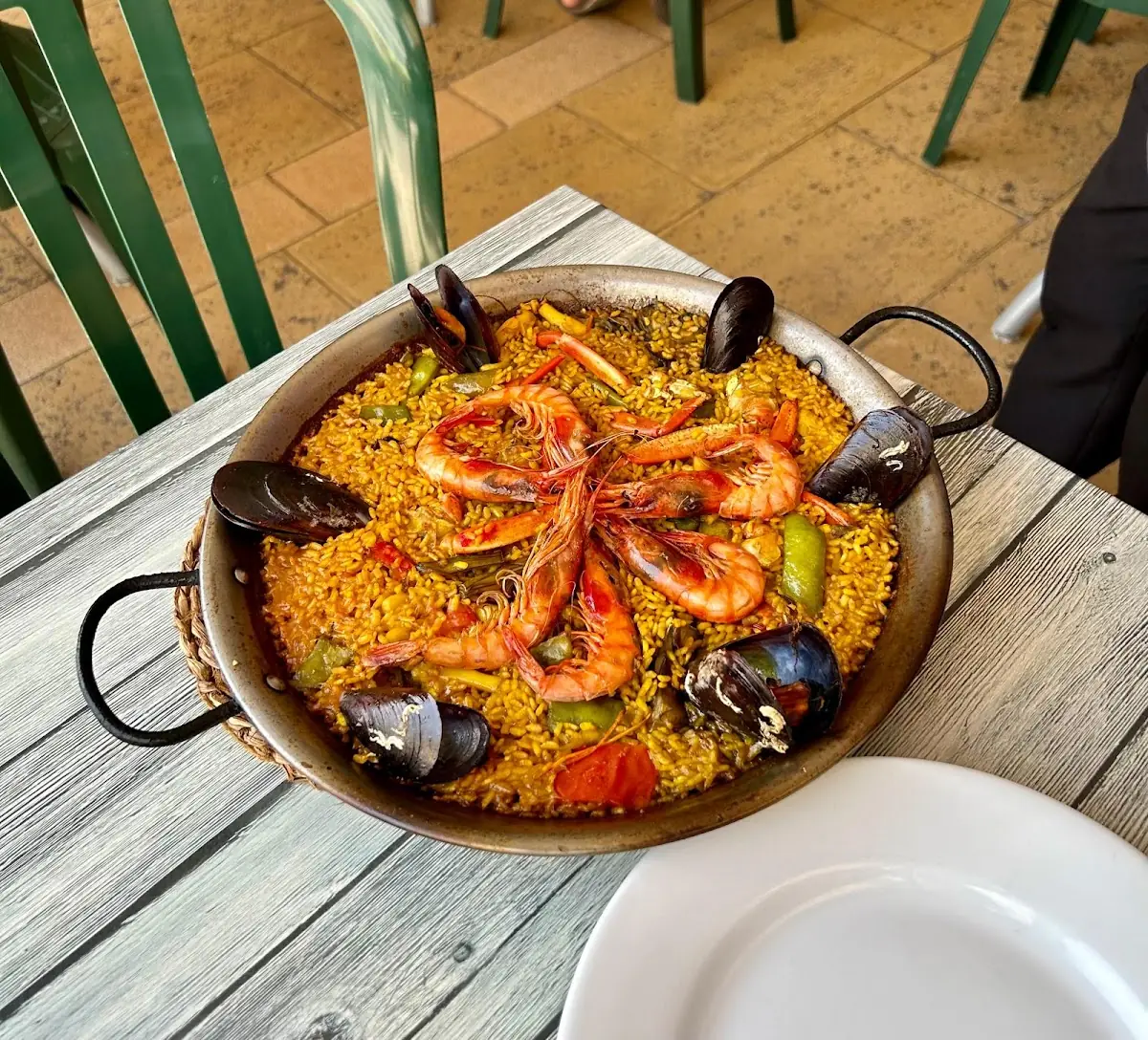 A seafood paella at La Payesita