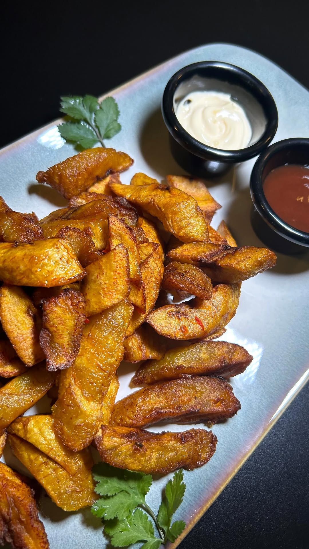 Alloco | Fried plantain | Plátano frito
Es plato tradicional muy popular en Africa Occidental y Central e incluso en mu