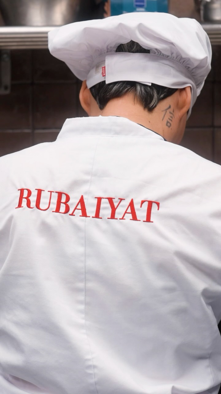 Una palabra, muchas formas de vivir Rubaiyat. Así lo define parte de nuestro equipo.