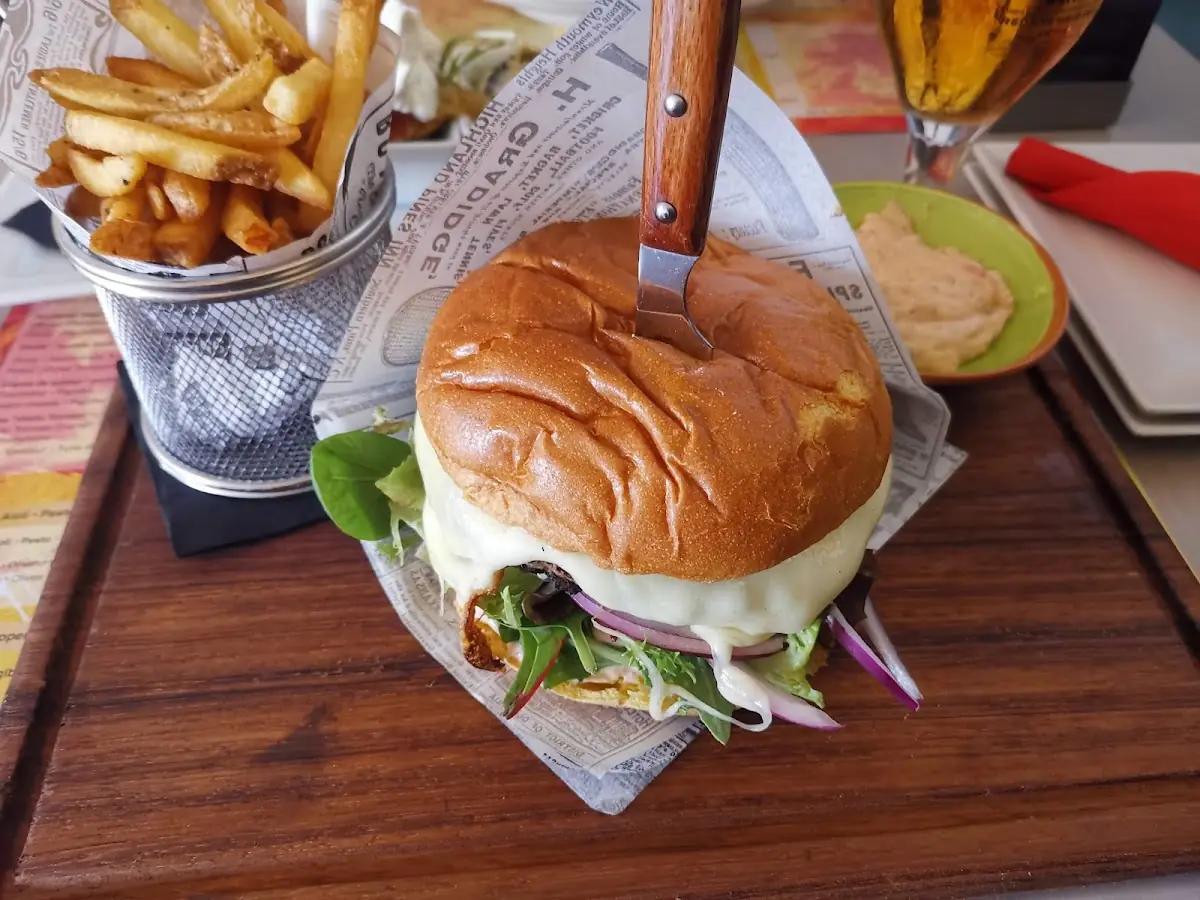 A burger and fries at Sa Cova Bar i Tapes