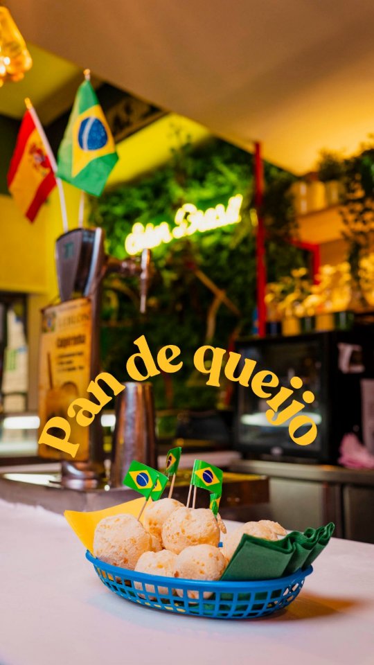 🧀 Crujiente por fuera.
 Elástico por dentro.
 Y recién salido, como debe ser.

El pan de queijo no necesita presentación