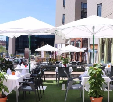 ☀️ Fin de semana soleado, el momento perfecto para probar la mejor comida india de Madrid. 

📍 C. Manuel Pombo Angulo, 1