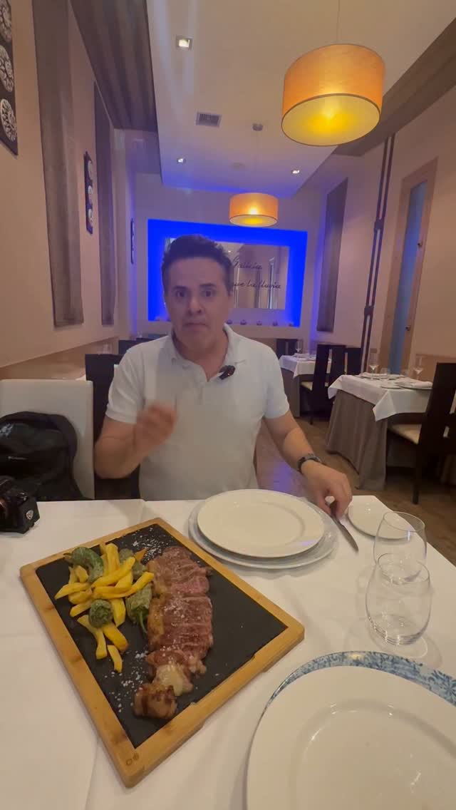 ¿Qué mejor lugar que Saraiba para disfrutar en Madrid de una buena carne de vaca rubia gallega? 🥩🔥
Puro sabor y, lo más