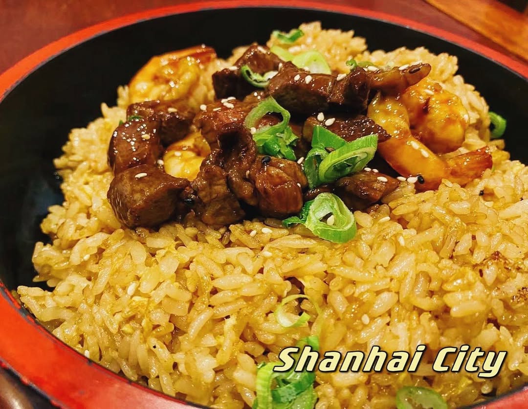 Los días libres son días perfectos para disfrutar tus comidas favoritas👄 @shanhaicity_es
Vienes a probar nuestro ⛩YAK