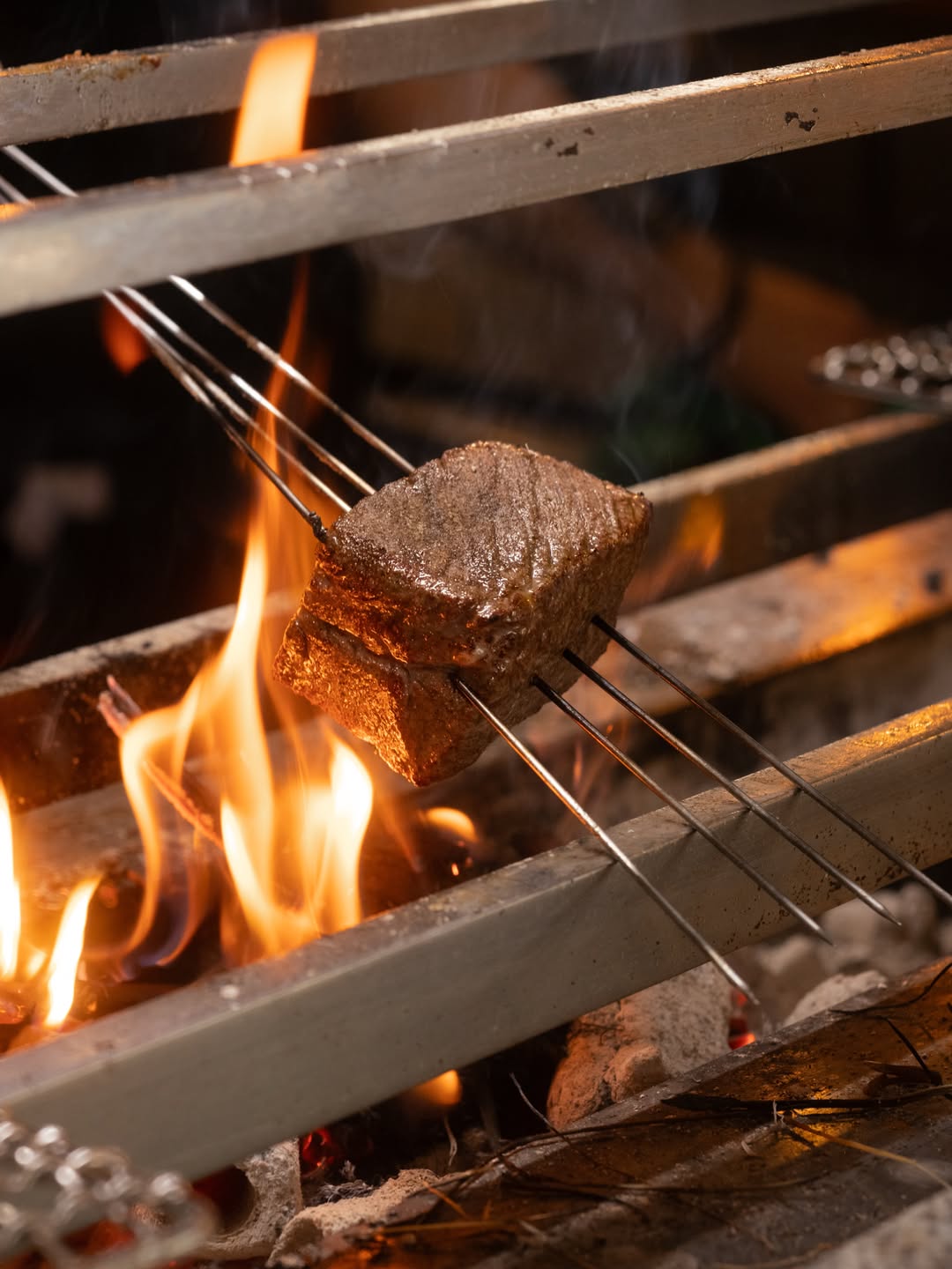 🔥🔥YA ESTAMOS DE VUELTA🔥🔥
Se acabó el descanso.
Vuelve el fuego, vuelve el humo y vuelve Shibari con más hambre que nunc