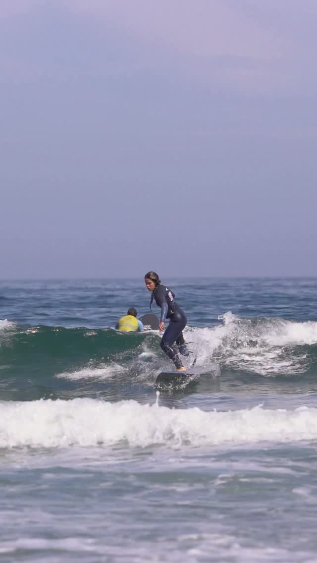 Si hay algo que compartimos con María Martín-Granizo es que siempre vamos a por más. 🍣🌊⛷️

Campeona del mundo en surf ad
