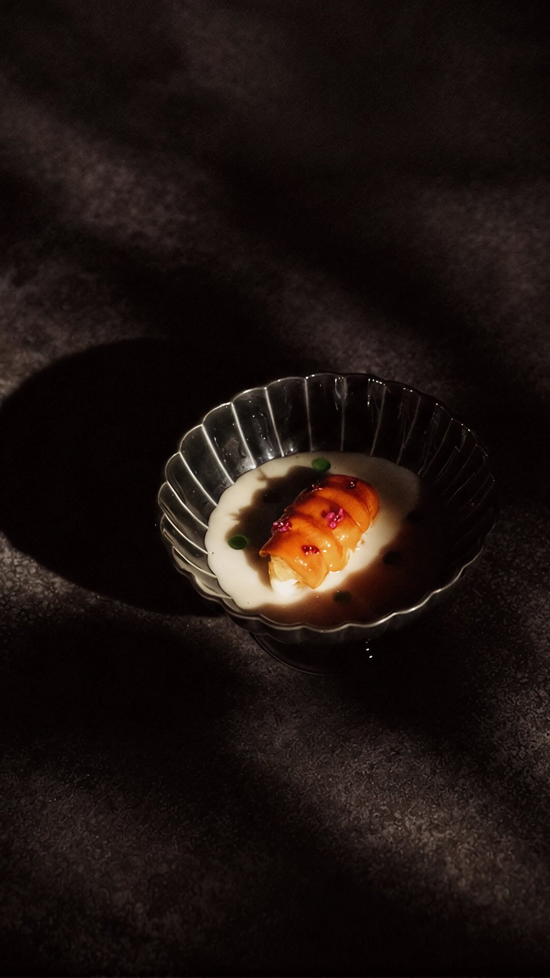 Uno de los pases de nuestra experiencia es el chawanmushi (茶碗蒸し), una expresión de la cocina japonesa basada en la preci