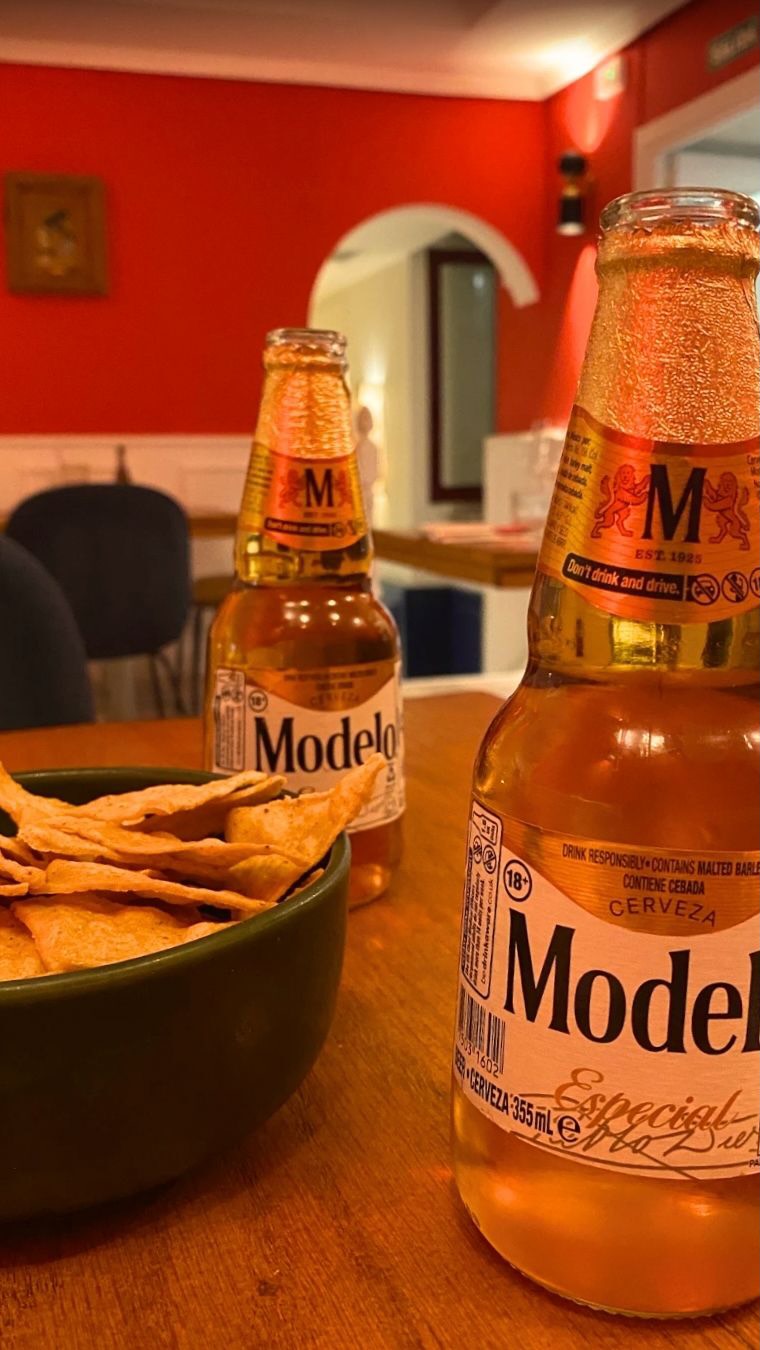 Algunas decisiones duran hasta que llega la carta. 🌮😏 Lo importante es tener buenas intenciones… Lo demás ya lo dejamos 