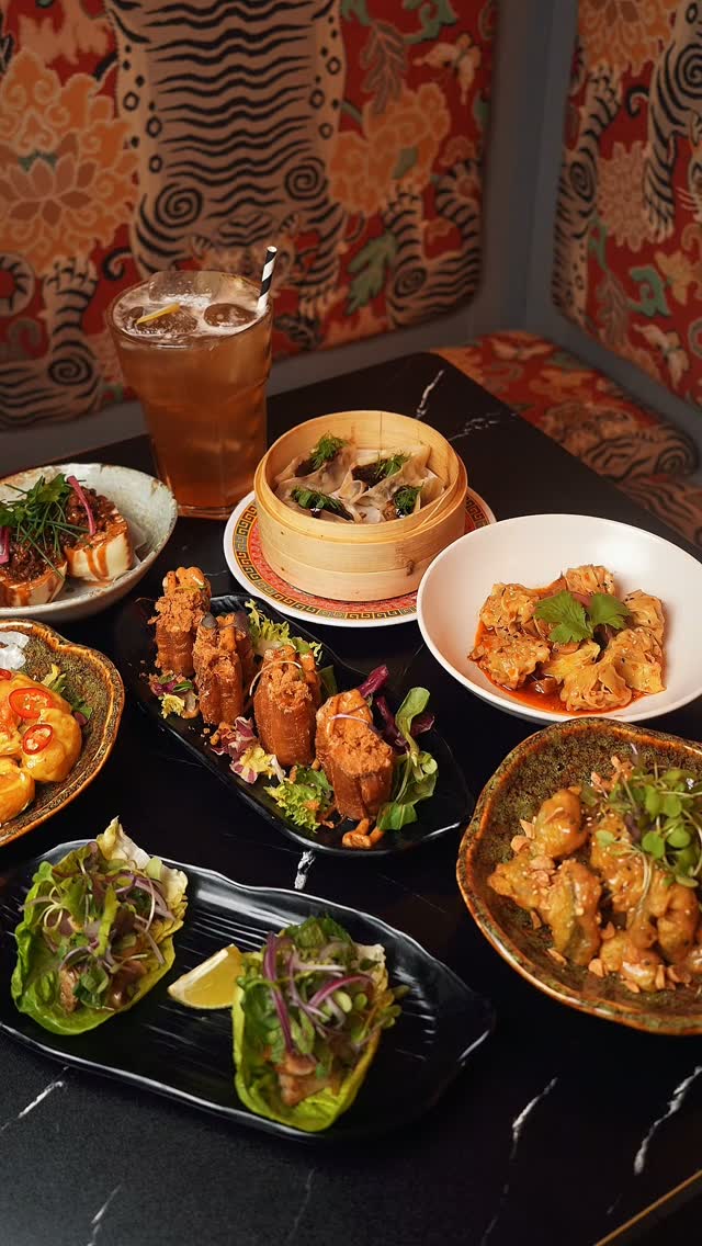 En Soy Sohho tenemos una amplia carta con el mejor street food asiático. Platos clásicos y otros más originales y atrevi
