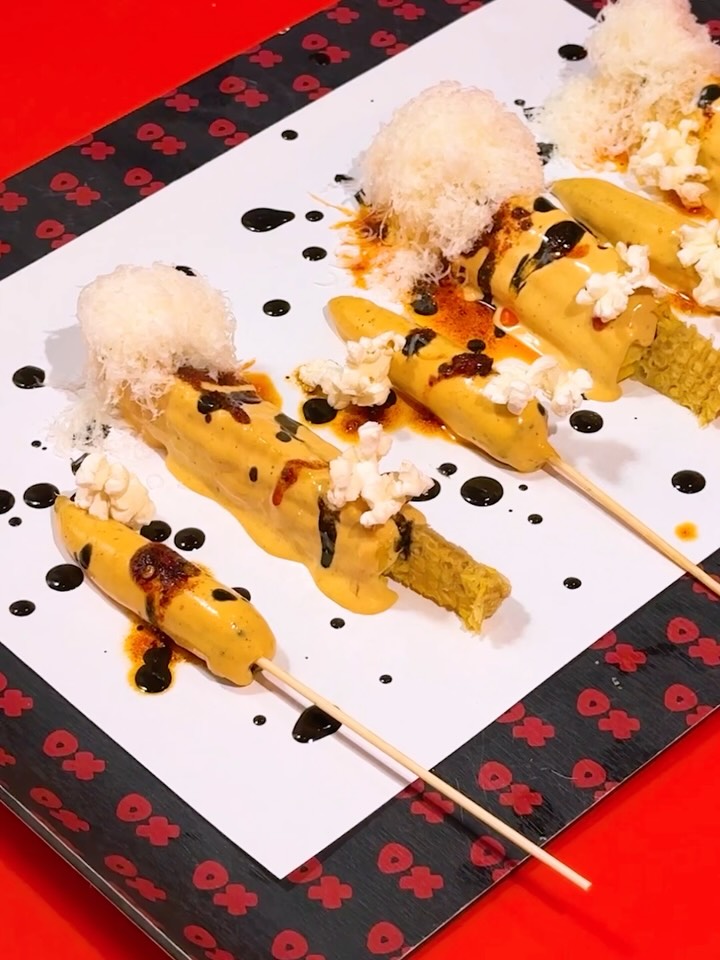 PURO FESTIVAL!!!
*Mayonesa de mantequilla tostada y parmesano + aceite de chile morita ahumado + palomitas de maíz + ch