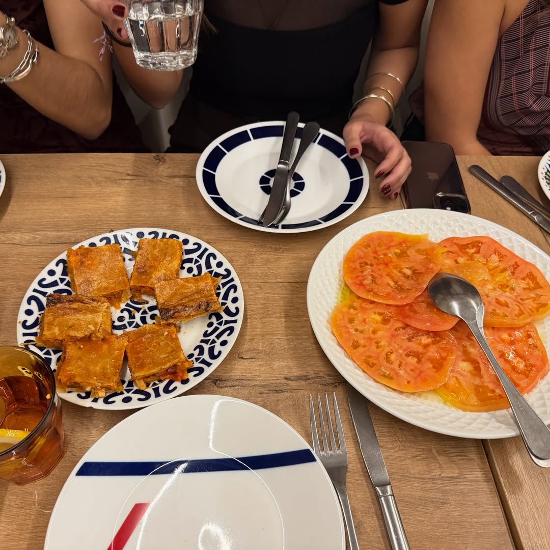 @tabernagarelos 🍻
Perfect for group dinner & affordable