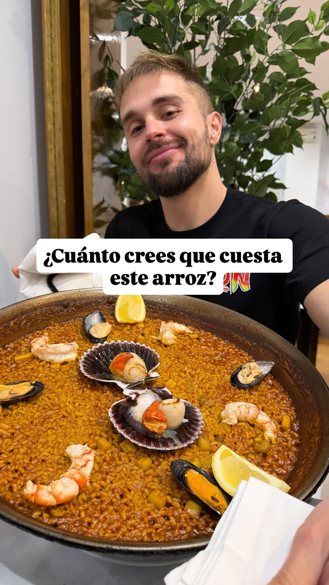 Si te digo que aquí puedes comer uno de los mejores arroces de Madrid, ¿te lo crees? 👀
Empezamos con un pulpo y atún ro