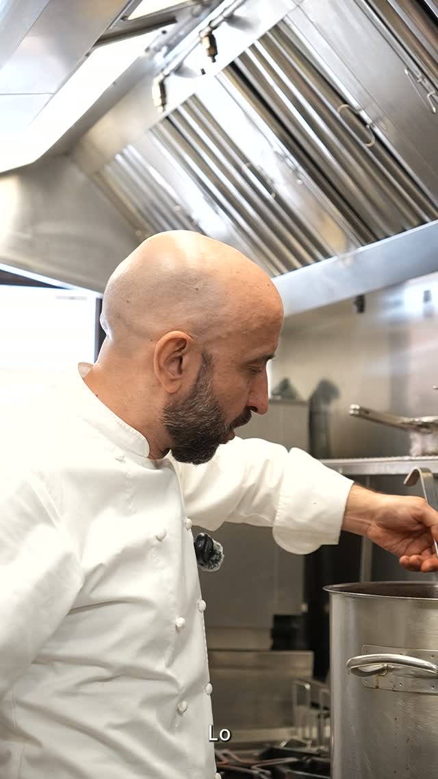En Marcano hay algo que no falla nunca en la cocina: nuestros caldos. Horas de cocción lenta, ingredientes seleccionados