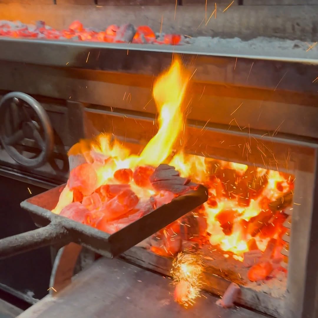 Da igual si eres de carne o de pescado. Cuando el producto es excepcional y el fuego se trata con respeto, la decisión s