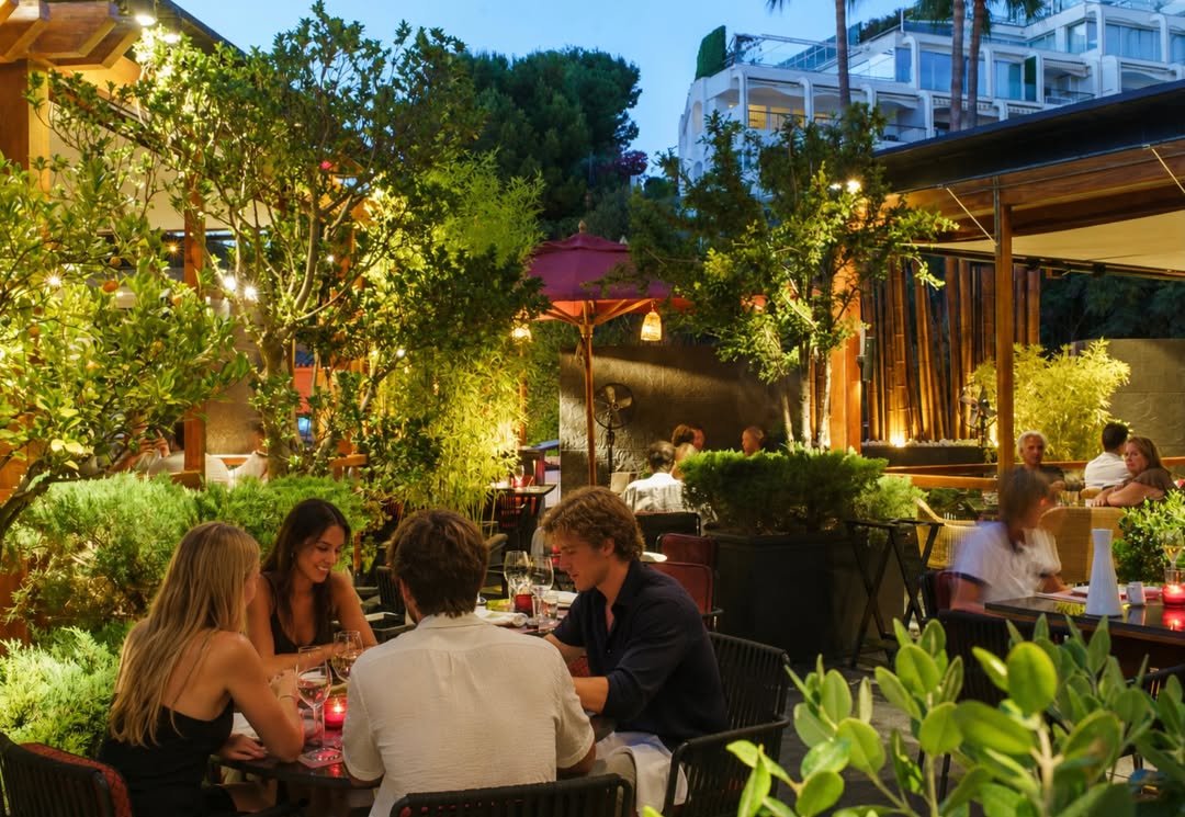 From our garden at Tahini Puerto Portals, we offer a unique dining experience where Japanese cuisine meets attention to 