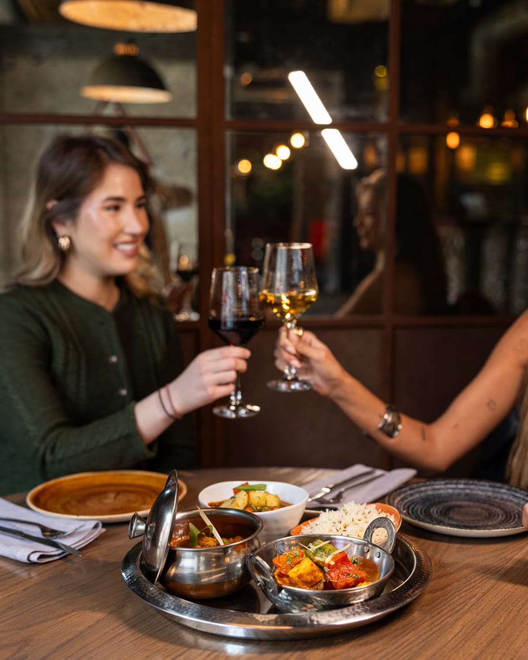 🚆 El tren de las experiencias ha vuelto a la estación hoy. Ya puedes reservar tu mesa ✨
Te recomendamos probar el gulab