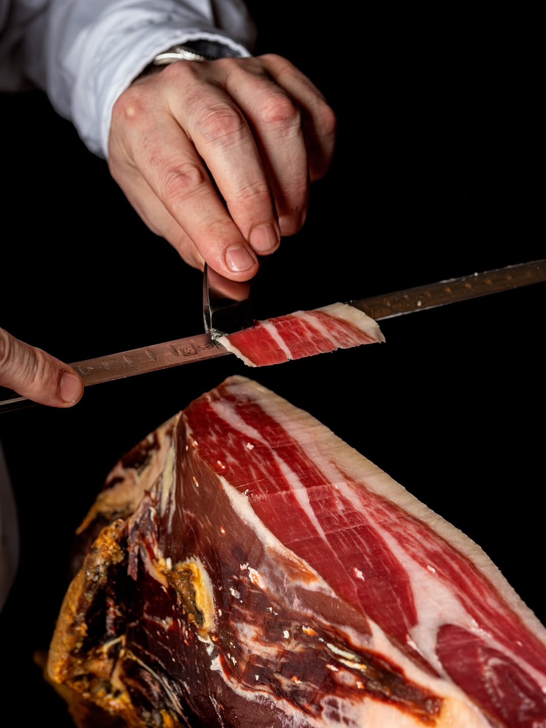 Our Cinco Jotas Ibérico acorn-fed ham is a true Spanish delicacy.
Delicately sliced, intensely flavourful and prized fo