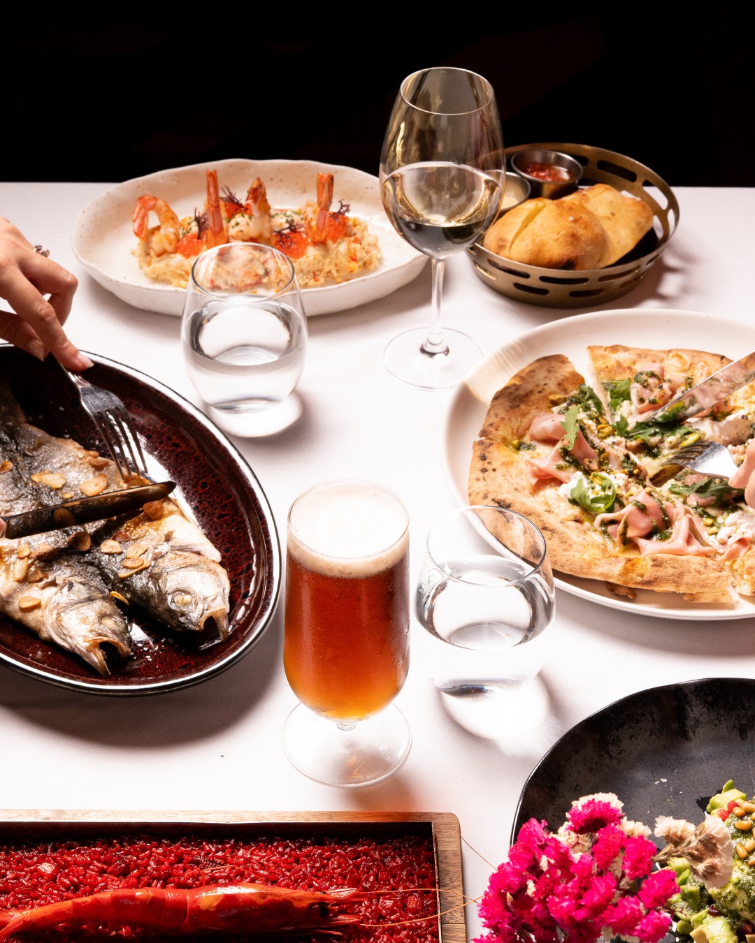 Todo empieza alrededor de la mesa.
Nuestros clásicos, nuevos sabores y mucho por descubrir.
Nos vemos en TATEL Valencia.