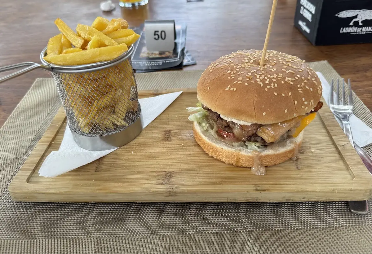 A burger at Tentol