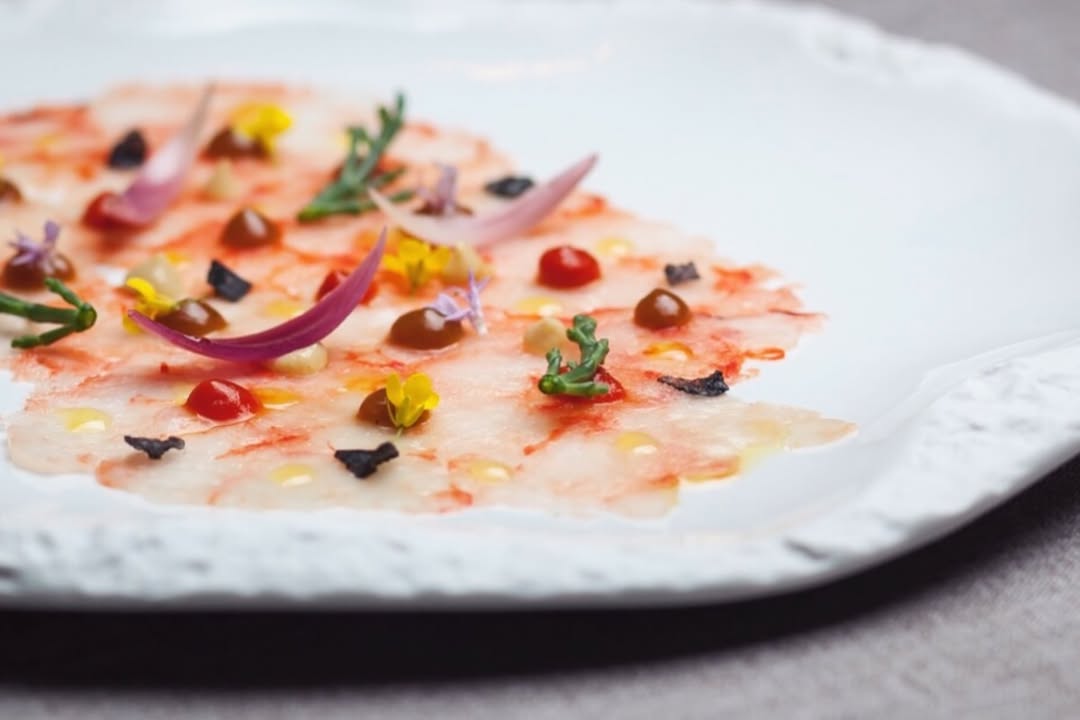 Un “fuera de carta” que nunca falla. 
Tartar de gamba roja 🦐 

#foodiesmadrid #terrazasmadrid