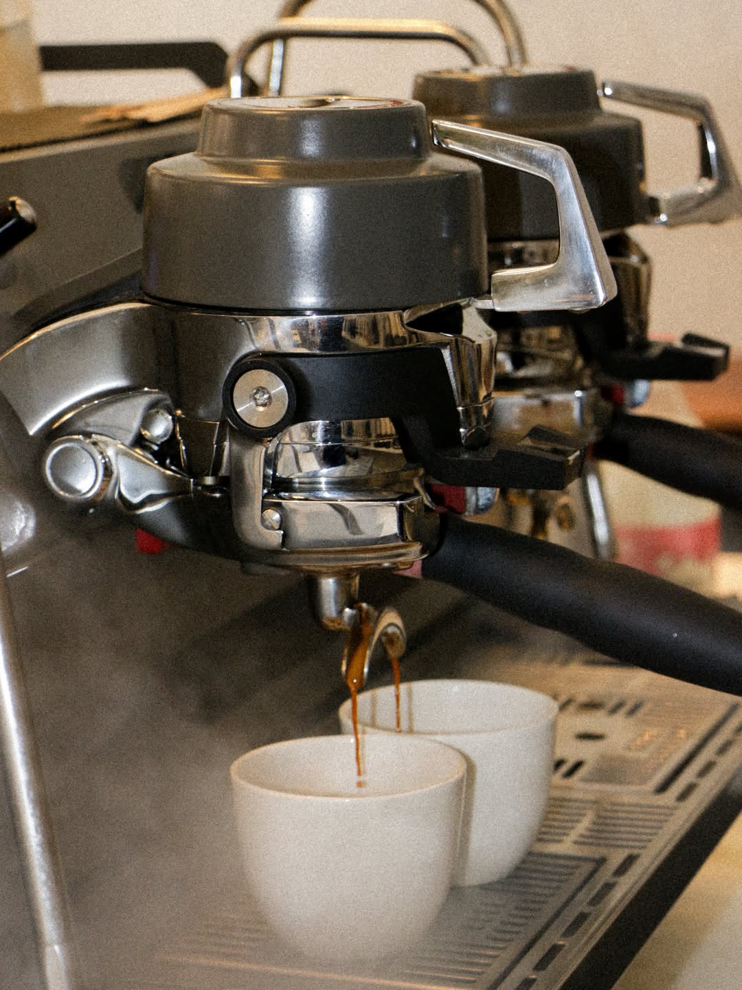 Back to our daily fix.

We’re back from a little break, recharged and ready to make your coffee again.

This week, on es