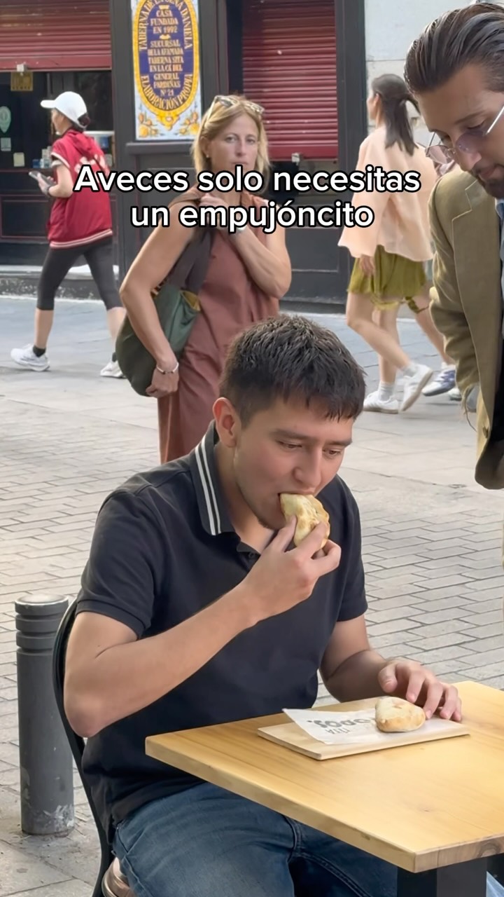 Solo necesitas un empujón😌 #empanadas #humor