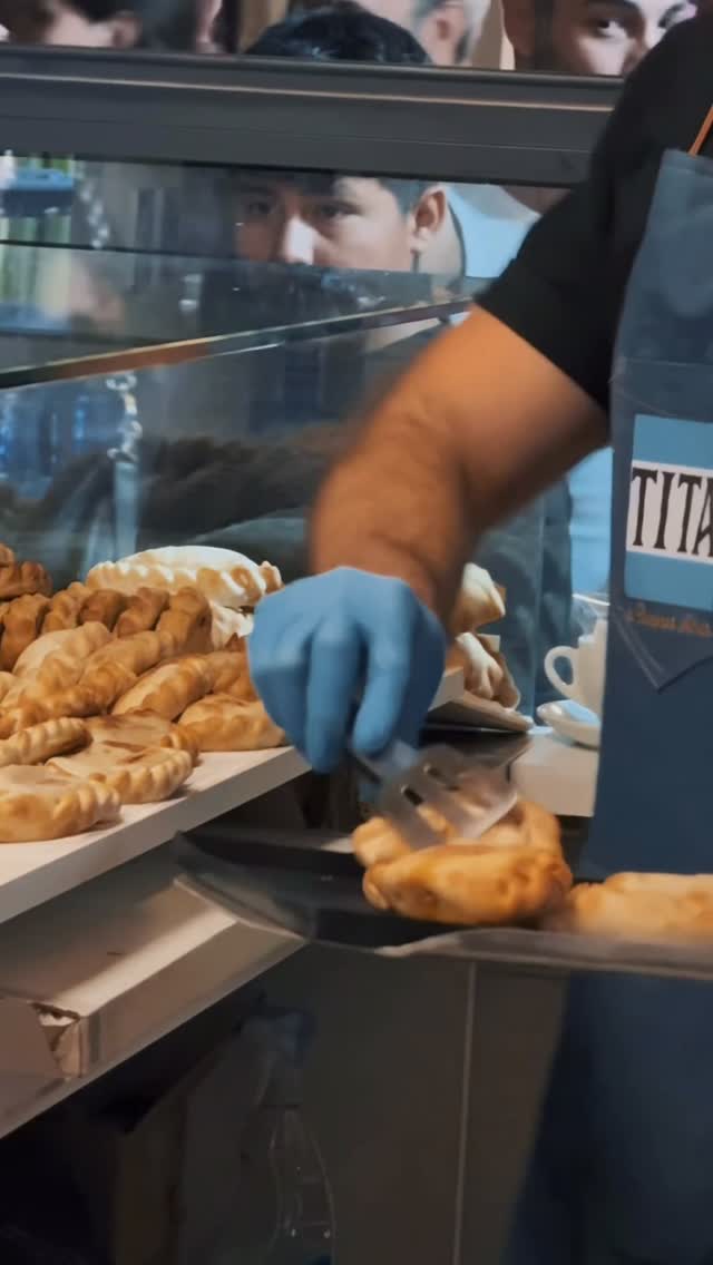 Es Verano ☀️y en TITA se vive de FIESTA!🥳🥳🥳
#verano #empanadas #madrid #calor