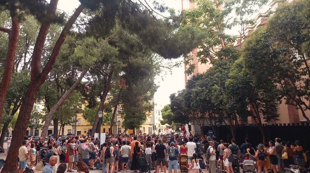.
Solo cabía ayer una persona más en la plaza…
Tú! .
Te estamos esperando.
VIVA LA MELONERA! 💃🏻💃🏻💃🏻
Gracias a todos por 