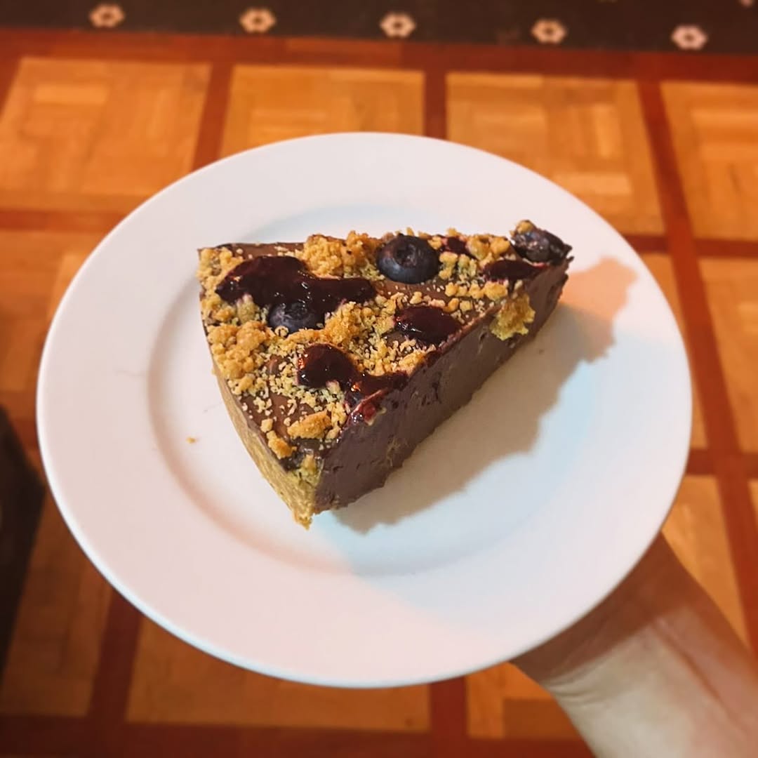 .
Tienes que probar nuestra nueva “Tarta Katerina” , casera , vegana, de chocolate con arándanos y sin gluten!!!! 
Una d