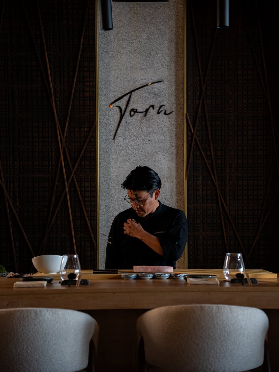 La preparación, hace a la perfección.
-
Preparation, makes perfection.
#tora #omakase #ibiza #madrid