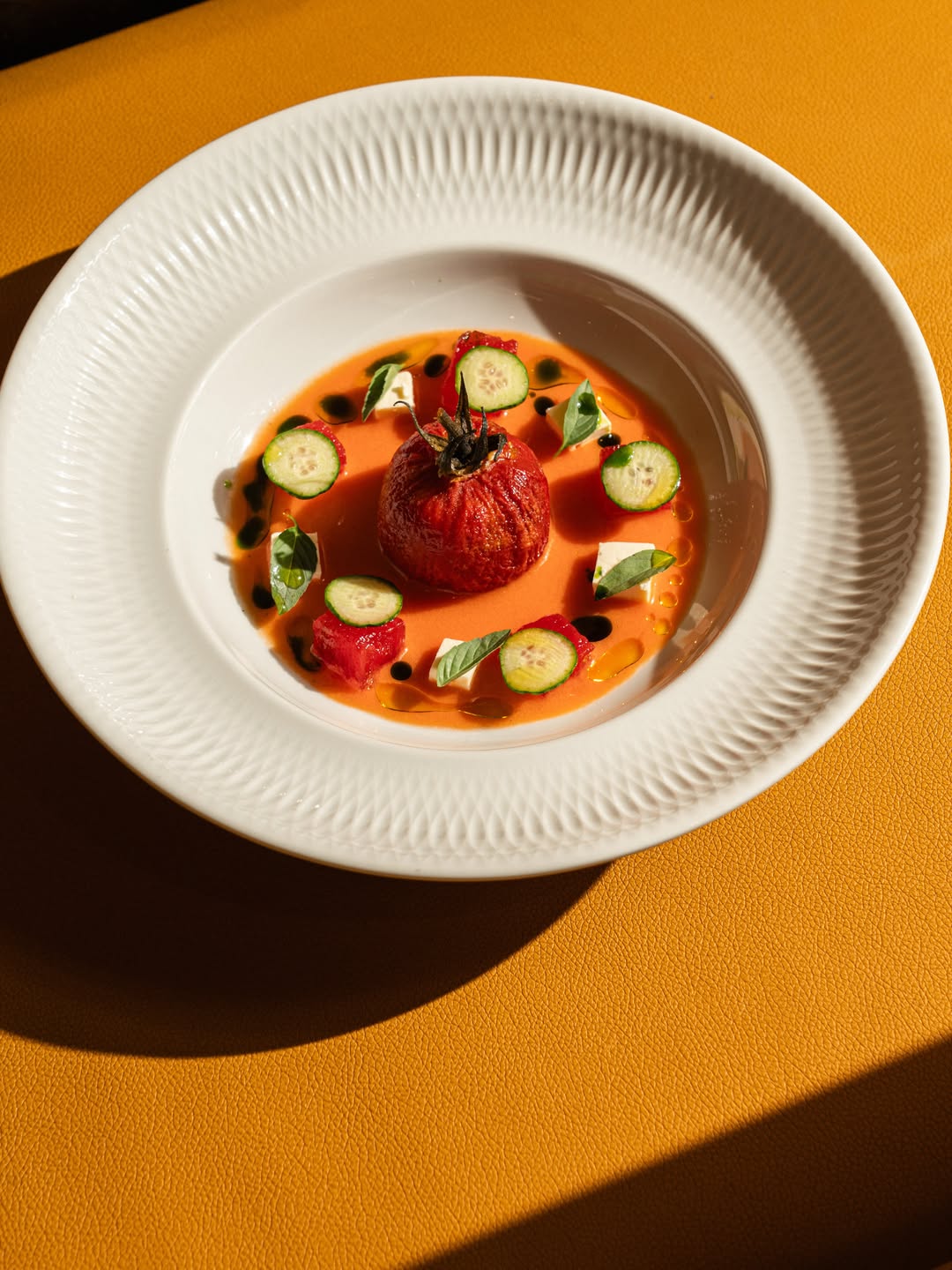 Ensalada de tomate asado. Sandia prensada, queso feta y pepino.

Surgió en una bonita visita a nuestros amigos los lopez