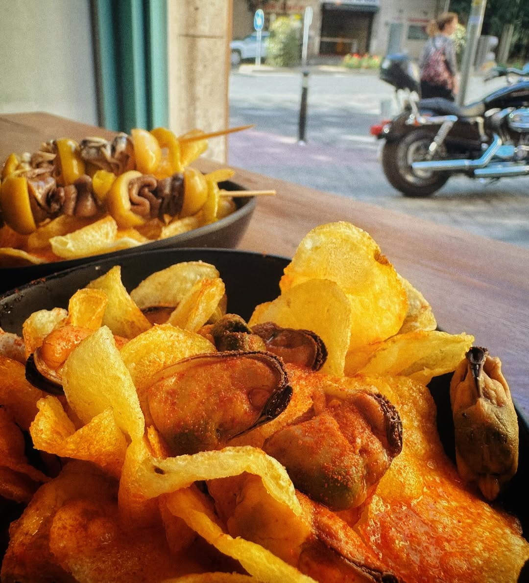 ¿Que hay mejor que juntarte con los tuyos para el aperitivo el finde?
Acompaña ese vermouth o cervecita con nuestras clá