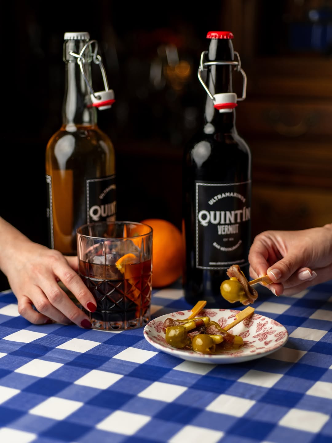 Vermut Quintín y gildas en la mesa.
Lo de siempre, pero con nuestro sello. 
.
.
#NosVemosEnQuintín #Quintín #Restaurante