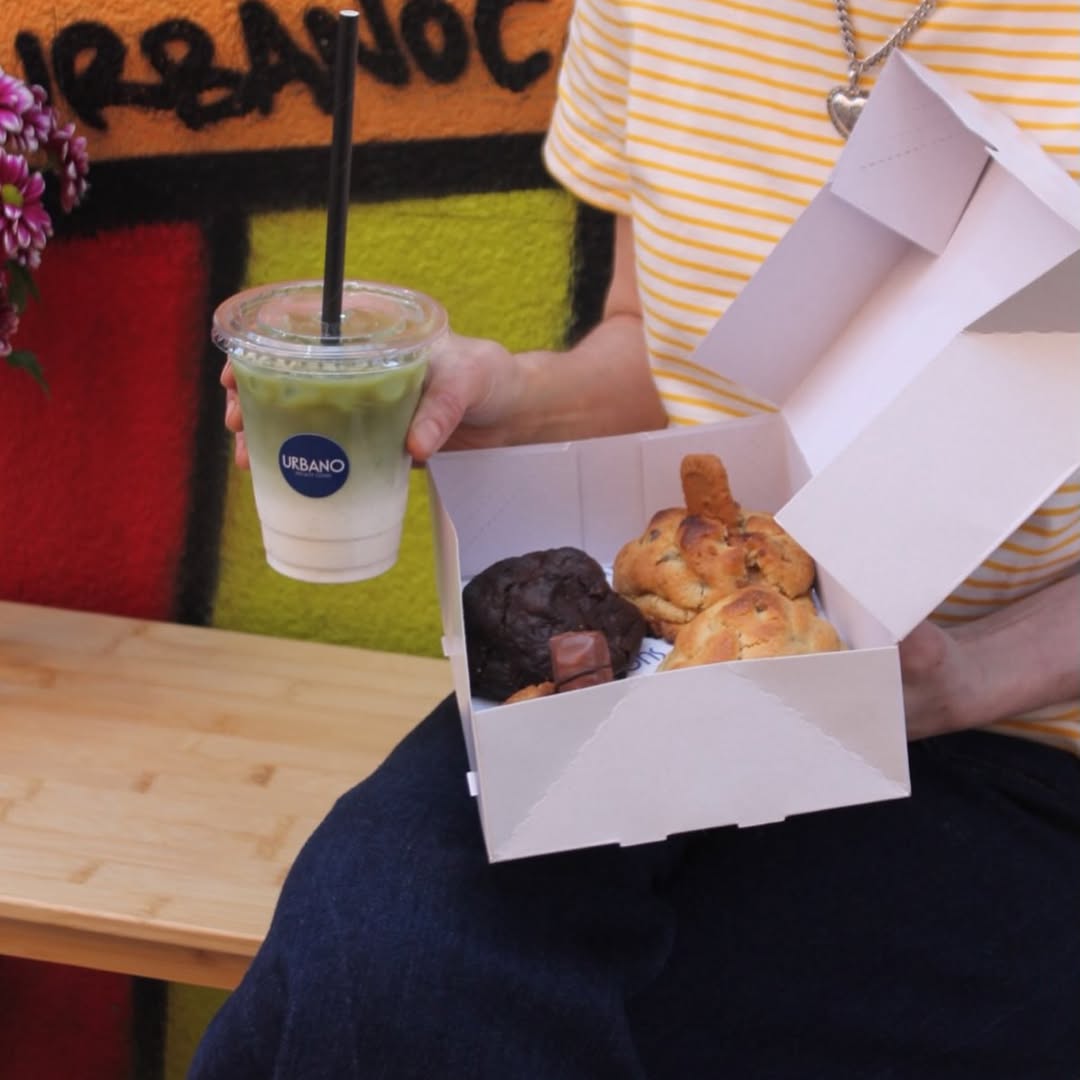 Con nuestro horario habitual te esperamos por las tardes para disfrutar de tus bebidas y dulces más golosos 😝🥤