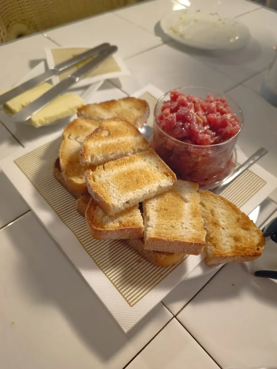 Steak tartare at Vermutería by Baudot 1926